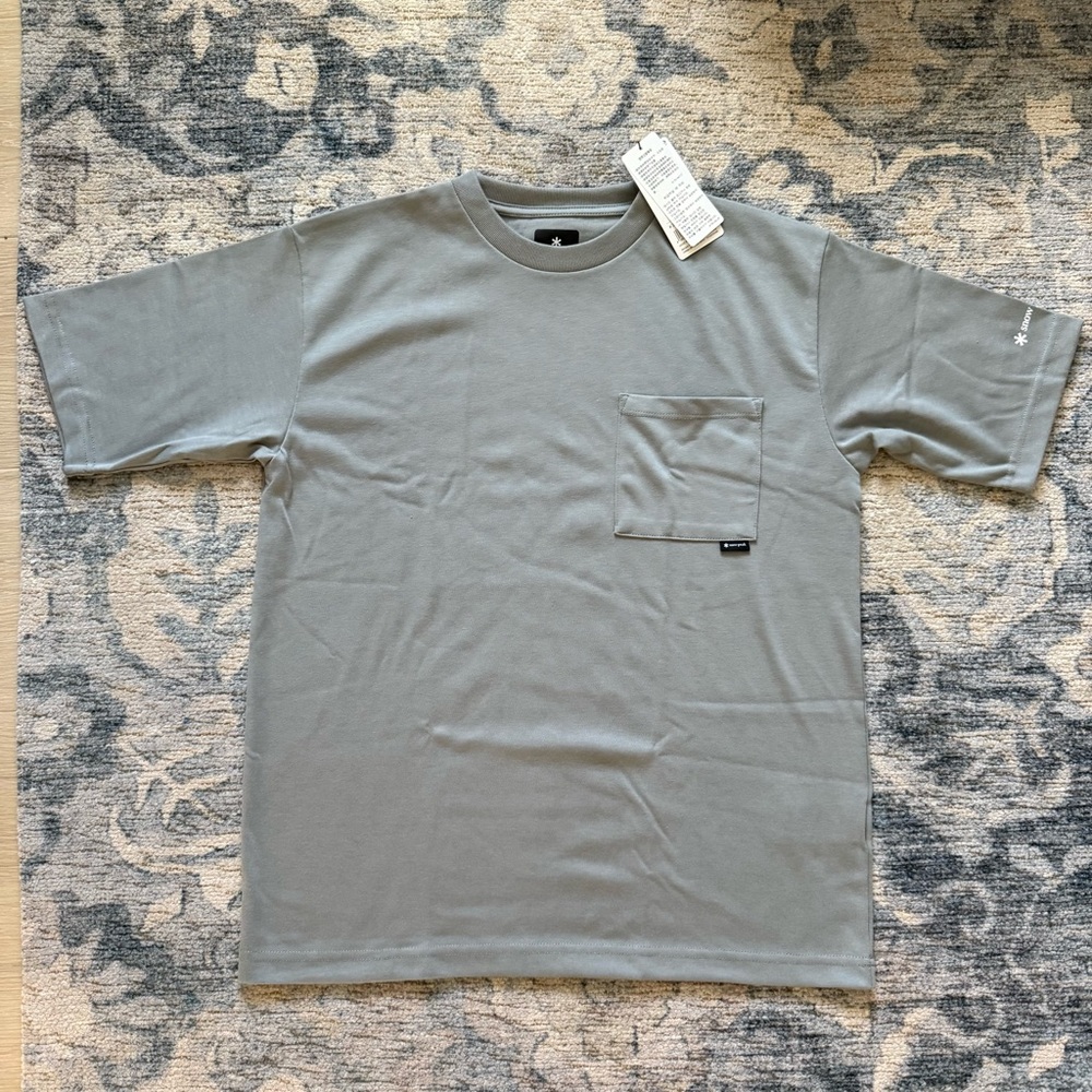 Snow Peak Pocket T-Shirt Size Medium Brand New with tags